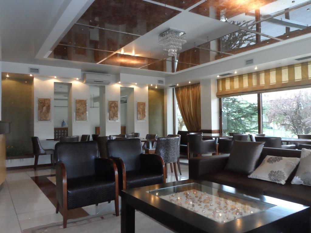 Hotel Prigipikon Suites And Sofites Loutra Ipatis Exterior foto