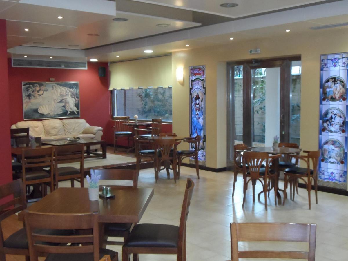 Hotel Prigipikon Suites And Sofites Loutra Ipatis Exterior foto